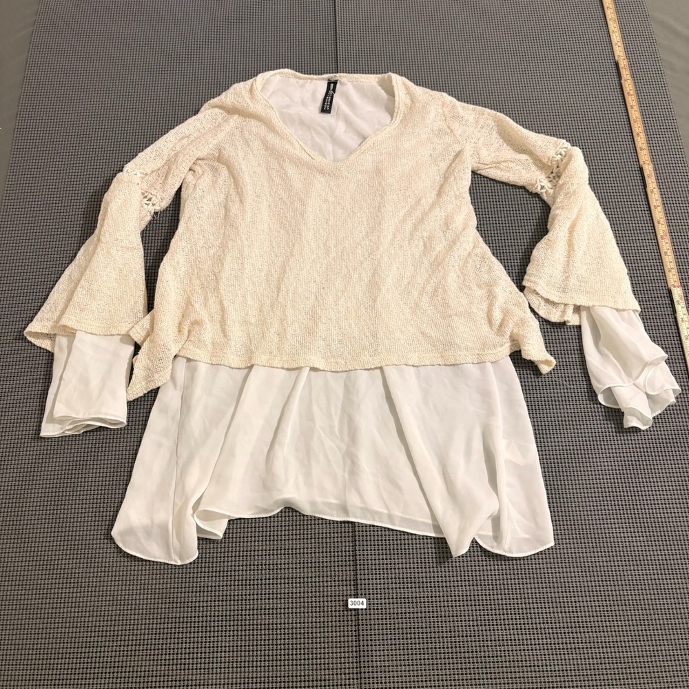 Design Lab Lord & Taylor V-Neck Bell Sleeve Layered Knit Top Cream Size Est